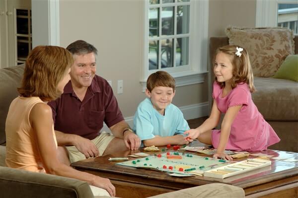 अपने बच्चों और परिवार के साथ समय बिताएं blog image