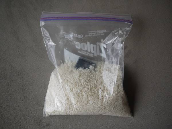 Use rice as desiccant if hearing aids get wet blog image